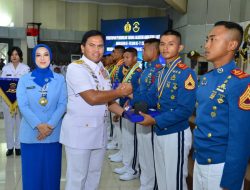 Kepala Staf Angkatan Laut Laksamana TNI Dr. Muhammad Ali,SE,M,,M,M,Tr,Opsla, Memimpin Acara Penutupan Pendidikan Taruna Angkatan Ke – 70 Dan Ke – 71 Serta Wisuda Sarjana Angkatan Ke-70 TA 2024- 2025