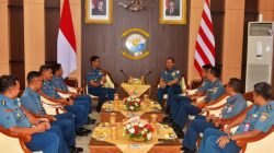 Pangkoarmada II Menerima Kunjungan Kehormatan Dankoopskasel Di Gedung VIP Nala