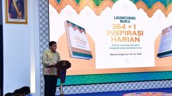 Kepala Staf Angkatan Laut Laksamana TNI Dr. Muhammad Ali,SE,,M,,M,M,Tr,Opsla,Menghadiri Peluncuran buku “364+1 Inspirasi Harian” karya Prof. Dr. Achmad Tjachja Nugraha