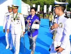 Wakil Kepala Staf Angkatan Laut Mewakili Kasal Laksamana TNI Dr. Muhammad Ali,SE,M,,M,M,Tr,Opsla, Menghadiri Upacara Puncak Peringatan Ke-79 Hari Bhayangkara