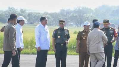 Presiden Republik Indonesia Prabowo Subianto Dalam Peluncuran Koperasi Desa Merah Putih Di Dampingi Panglima TNI