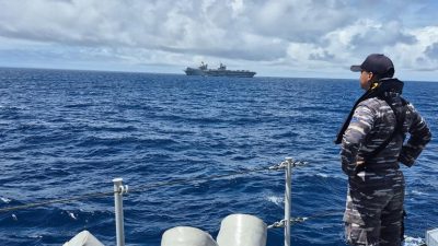 TNI AL Melalui Komando Armada III Melaksanakan Kegiatan Waspam, Serta Latihan Manuver Bersama Atau Passing Exercise Dengan United Kingdom  Carrier Strike Group Di Perairan Pulau Buru, Maluku