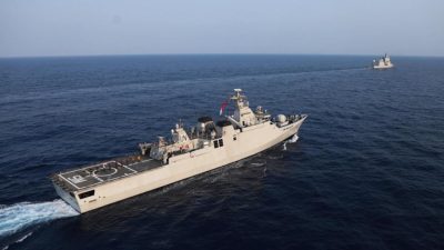 KRI SIM-367 Menjadi Unsur Pertama Yang Menyambut Kedatangan Kapal Perang Terbaru Milik TNI AL, KRI Brawijaya-320 Yang Dikomandani Kolonel Laut (P) John David Nalasakti Sondakh