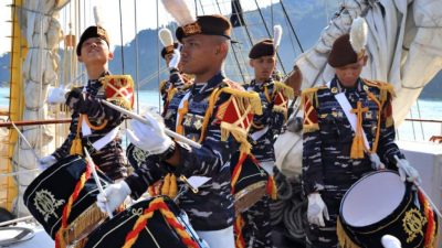 KRI Bima Suci Masuk Etape Kedua Dan Tiba Di Padang Kedatangannya Disambut Danlantamal II Yang Diwakili Wadan Lantamal