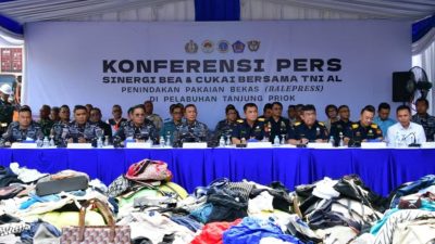TNI AL Dan Bea Cukai Bersinergi Menggagalkan Penyelundupan Ballpress Senilai Puluhan Milyar Rupiah Masuk Ke Negara Indonesia
