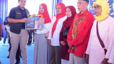 Kepala Staf Angkatan Laut Laksamana TNI Dr. Muhammad Ali,SE,,M,,M,M,Tr,Opsla,Meresmikan Jembatan Untuk Fasum, Juga Mengadakan Kegiatan Pengobatan Gratis, Bakti Sosial, Dan Makan Bergizi Gratis Untuk Masyarakat Kabupaten Sukabumi