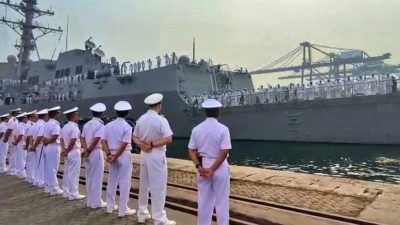 Kodaeral III Menyambut Kedatangan Kapal Perang Amerika Serikat USS John Finn DDG-113